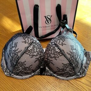 NWT Victoria’s Secret Black Lace Bombshell Push Up Bra Sz 36B